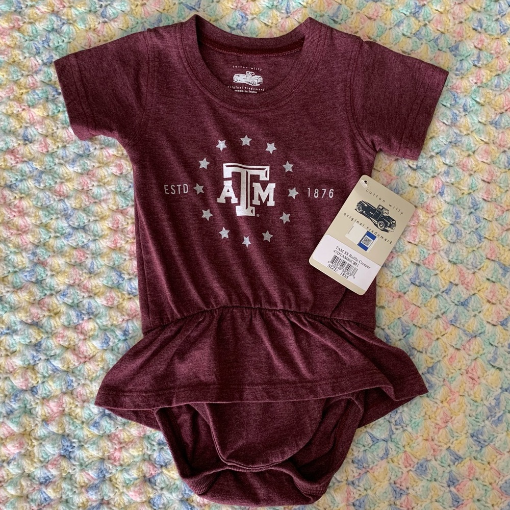 ✨3 for $25✨ NWT A&M skirted onesie